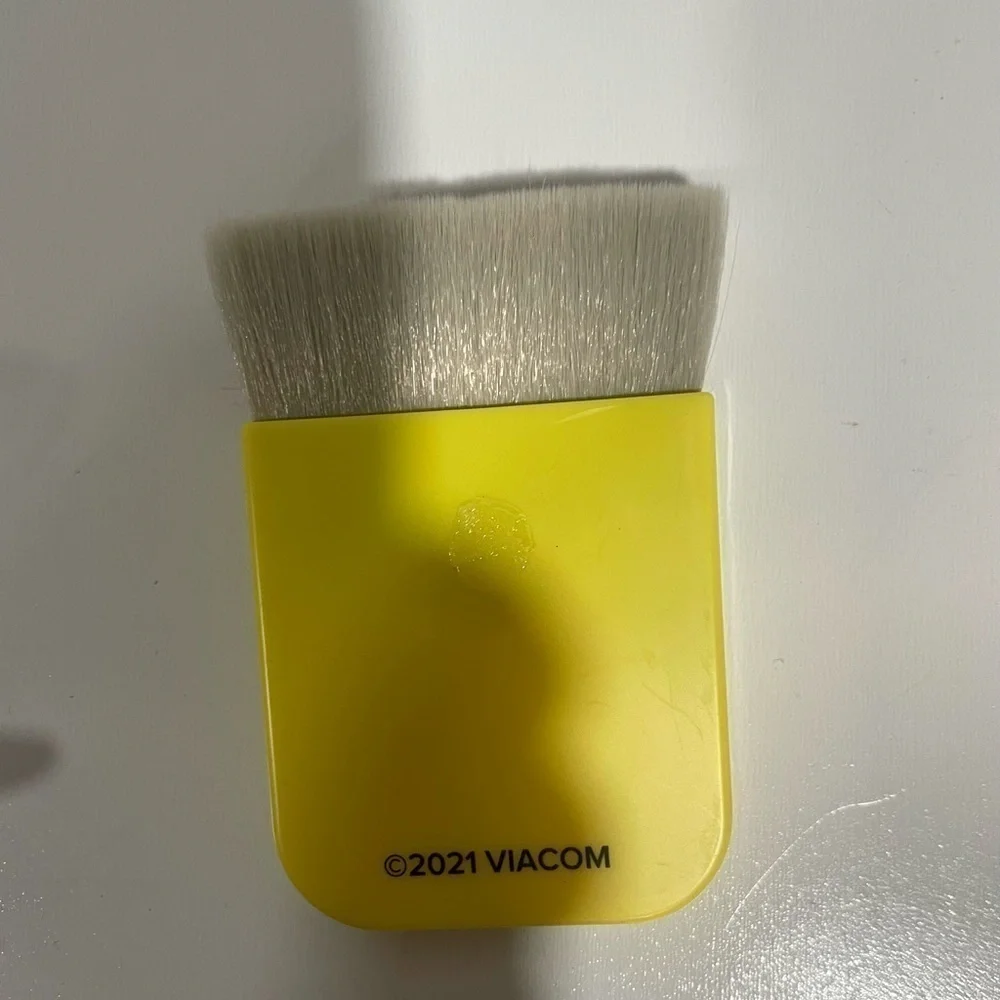 WET & WILD x Spongebob Squarepants Flat Kabuki Brush